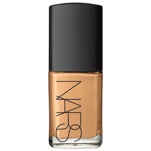 Nars Sheer Glow Foundation - Syracuse Medium Dark 1
